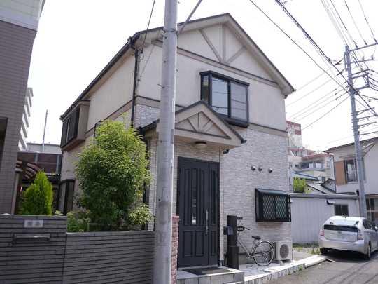 Local appearance photo. By Hachioji Station 7-minute walk from the parking 3 units can be (type of vehicle ・ With one electric shutter). Air conditioning five ・ Floor heating ・ Bathroom dryer with.
