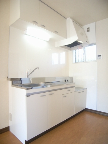 Kitchen. This kitchen is a November 2011 renovated ☆ 