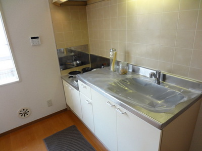 Kitchen.  ☆ With window!  ☆ Two-burner stove installation Allowed ☆ 