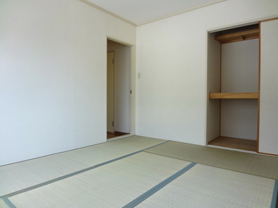 Other.  ☆ Japanese-style room with storage ☆ 