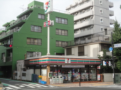 Convenience store. 304m to Seven-Eleven (convenience store)