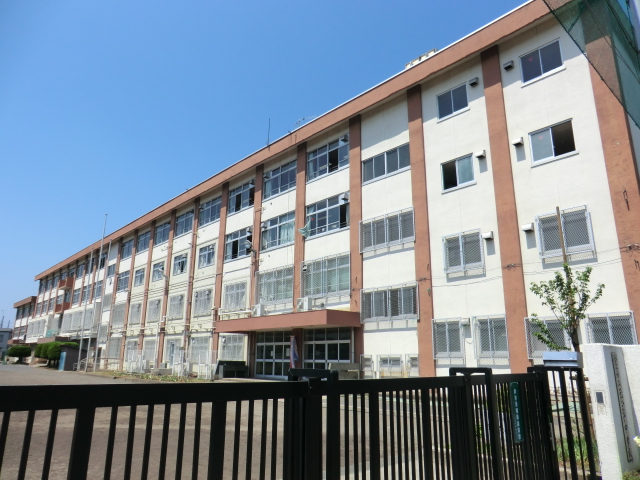Junior high school. 1329m to Hachioji Municipal Motohachioji junior high school (junior high school)