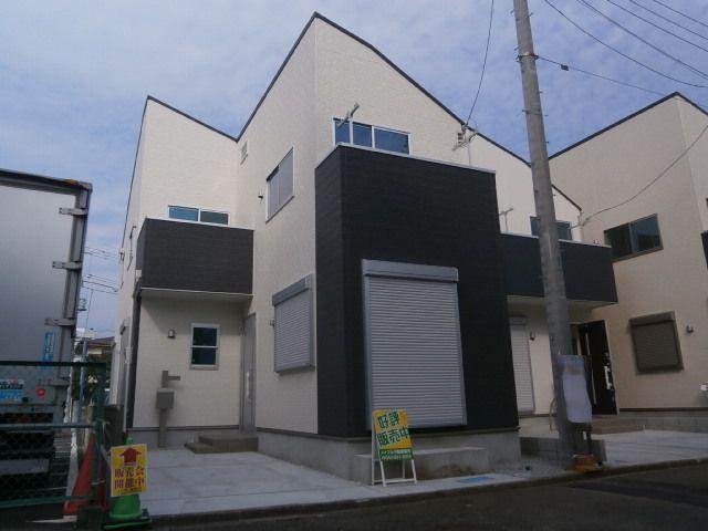 Local appearance photo. 1 Building