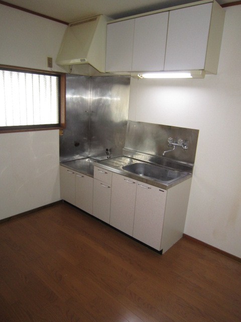 Kitchen. 2 lot gas stoves