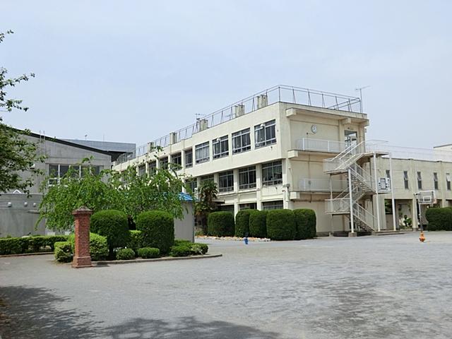Primary school. 550m to Hachioji City Yui first elementary school