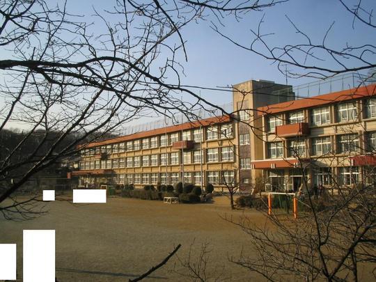 Primary school. Until Utsugi stand elementary school 450m Utsugi stand elementary school 6 min. Walk (about 450m)