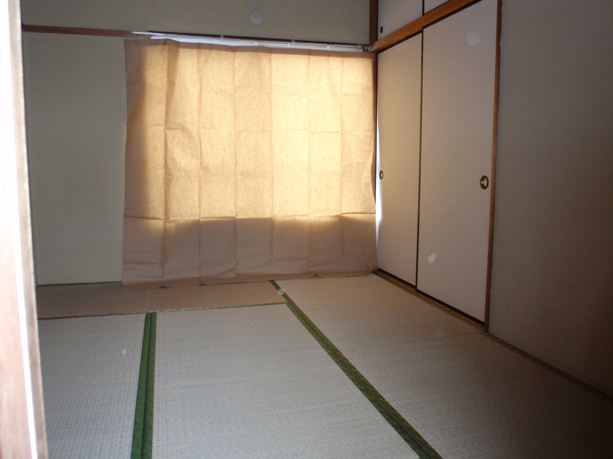 Living and room. 6-mat Japanese-style room