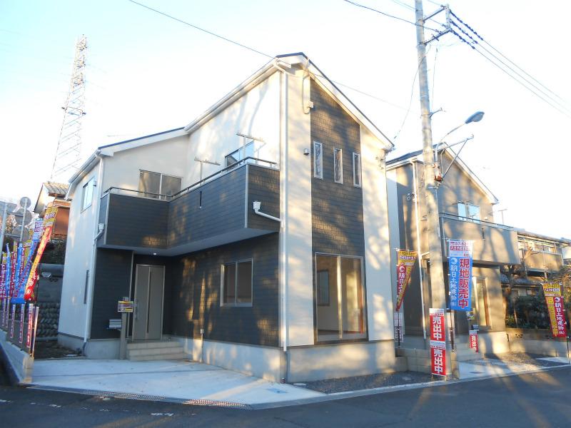 Local photos, including front road. High mechanical strength ・ High durability ・ Dairaito construction method were considered to health 1 Building