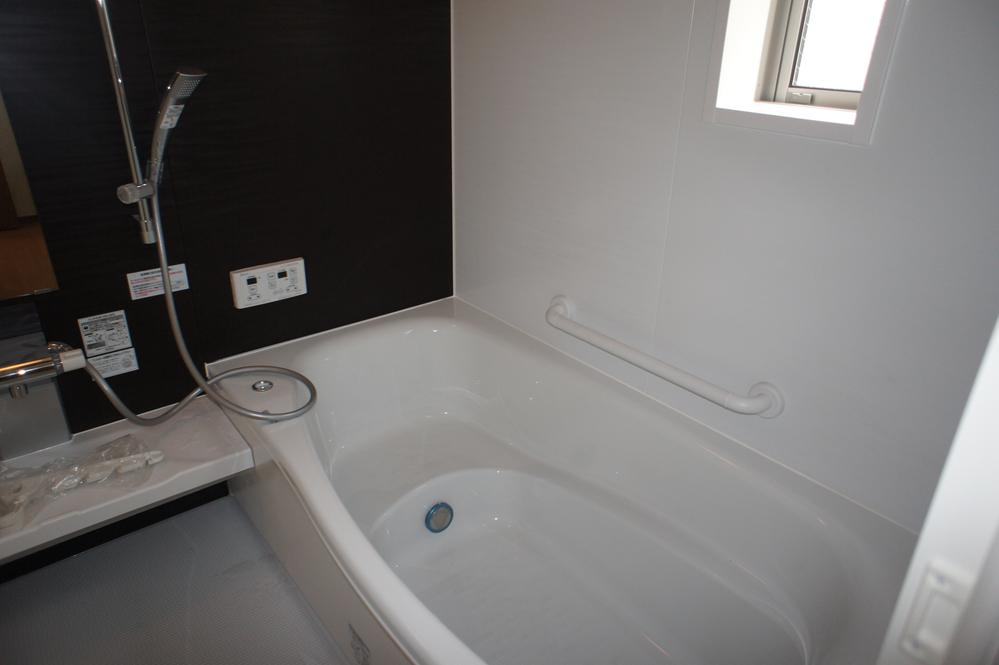 Same specifications photo (bathroom)