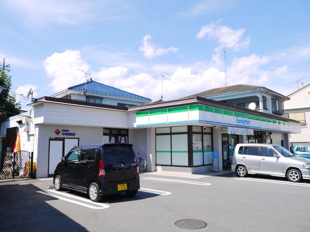 Convenience store. FamilyMart Hachioji Kawaguchi store (convenience store) to 889m