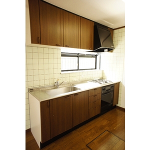 Kitchen.  ※ Gas oven does not do function guarantee for leaving products