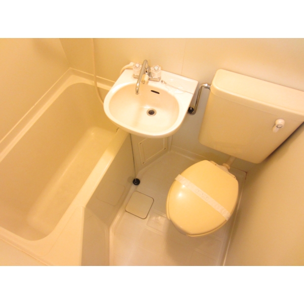 Bath. Care Rakuchin 3-point unit! 