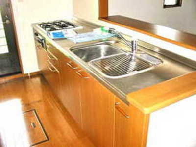 Kitchen. Counter Kitchen 3-burner stove