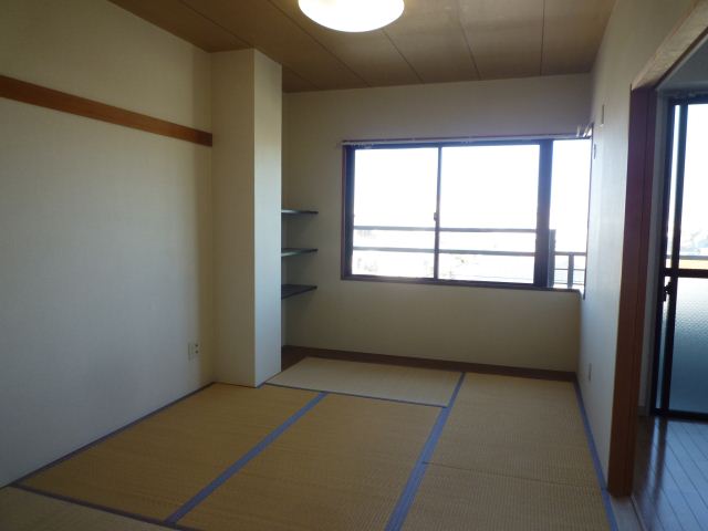 Living and room. Japanese-style room 7 quires