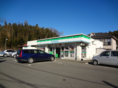 Convenience store. 80m to Family Mart (convenience store)