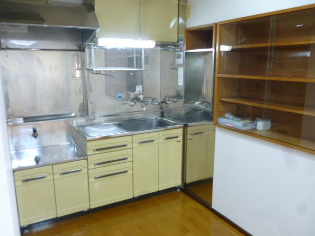 Kitchen. happy, Large capacity cupboard equipped