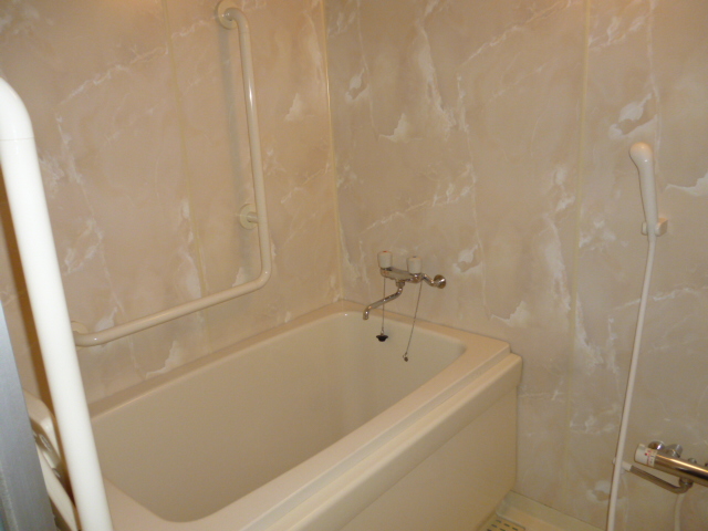 Bath. Spacious Reheating function with bathroom