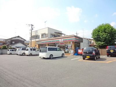 Convenience store. 2400m to Seven-Eleven (convenience store)