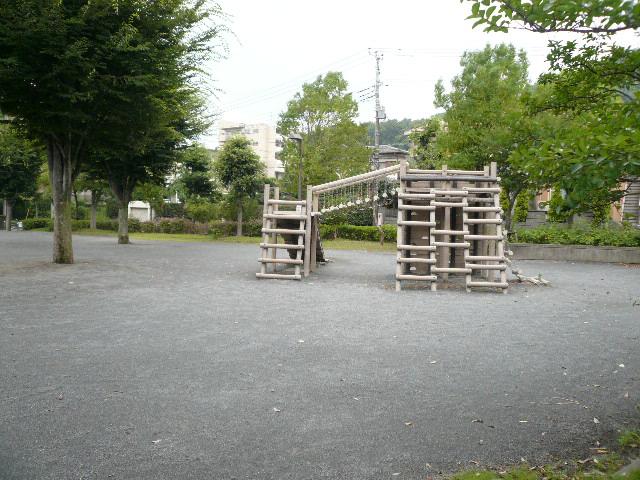 park. Minami-Osawa Hinata park (about 200m) (7 May 2013) Shooting