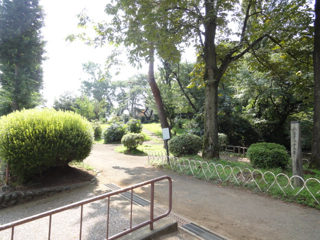 park. 1394m to Ropponsugi park (park)