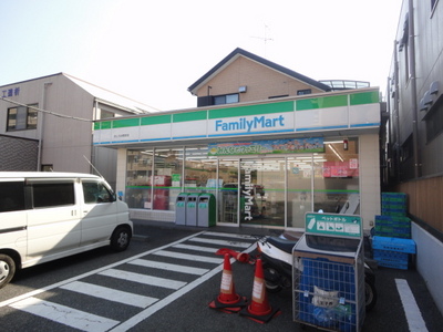 Convenience store. 437m to Family Mart (convenience store)