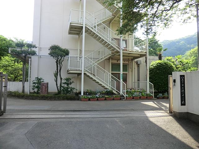 Junior high school. 740m to Hachioji City Asakawa junior high school