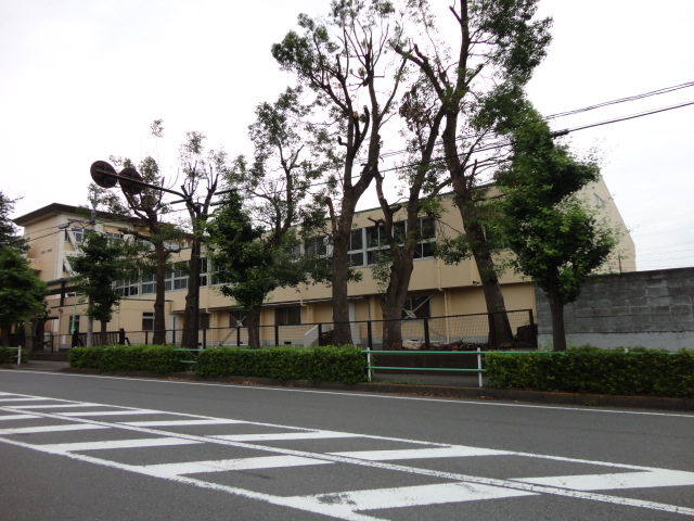 Junior high school. Hino in 4 1062m to (junior high school)