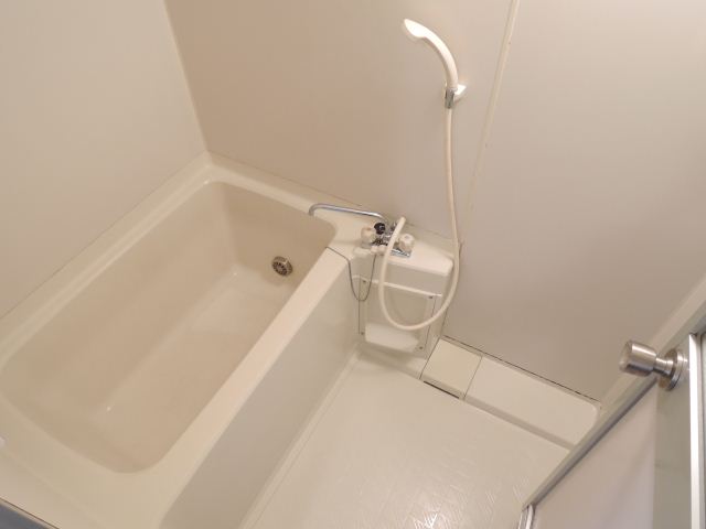 Bath. Reheating function with bathroom