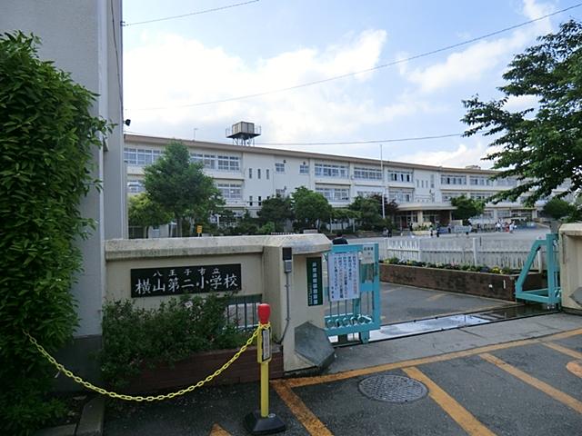 Primary school. Hachioji Municipal Yokoyama second elementary school up to 350m