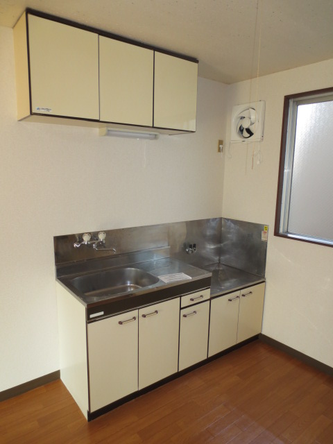 Kitchen. 2 lot gas stoves