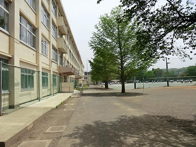 Junior high school. Uchikoshi 1860m until junior high school