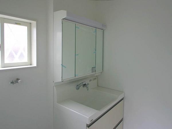 Wash basin, toilet