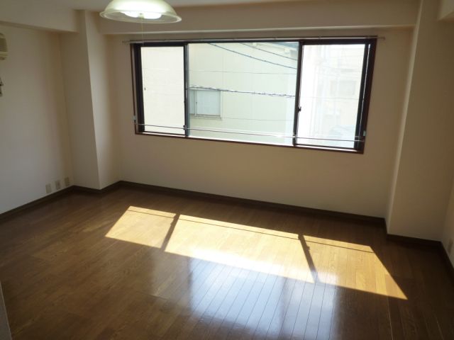 Living and room. 9 tatami room size tenths is freely