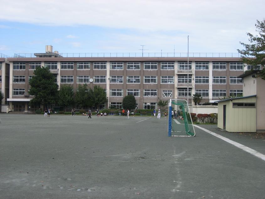 Primary school. 1097m to Hachioji Municipal Kamiichibukata Elementary School