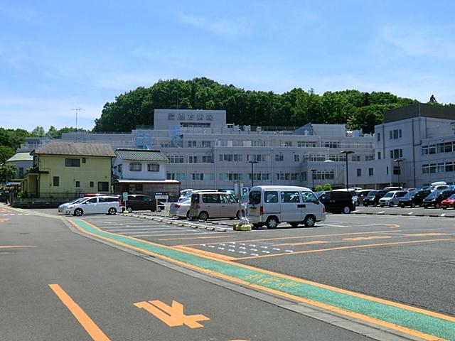 Hospital. 800m to the on-side hospital