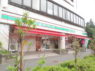 Convenience store. 100 yen 745m to Lawson (convenience store)