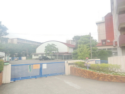 Primary school. Yokogawa to elementary school (elementary school) 982m