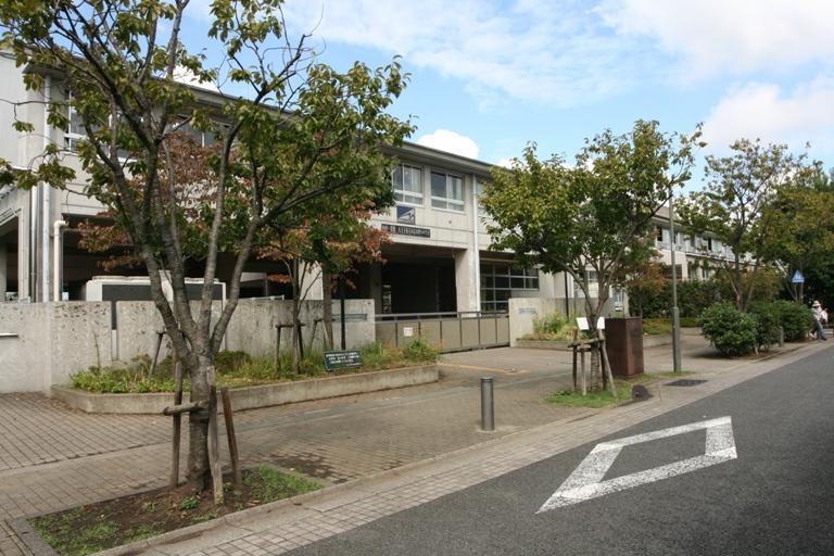 Primary school. Municipal Minamino until elementary school 1350m