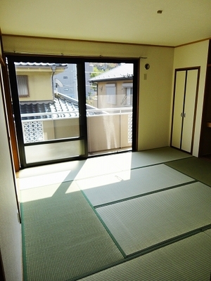 Other room space. Japanese-style room is calm.