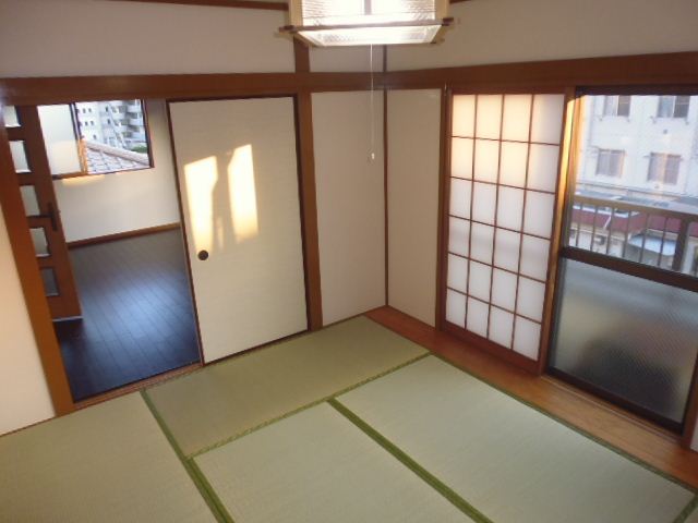 Living and room. Japanese-style room 6 quires