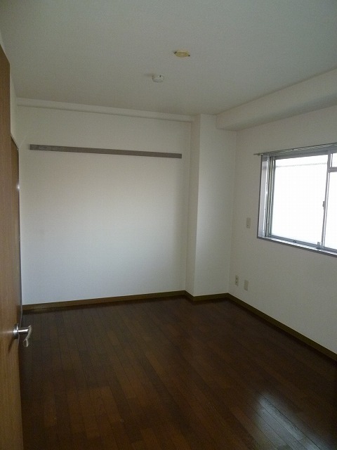 Other room space. It is the north side of the room