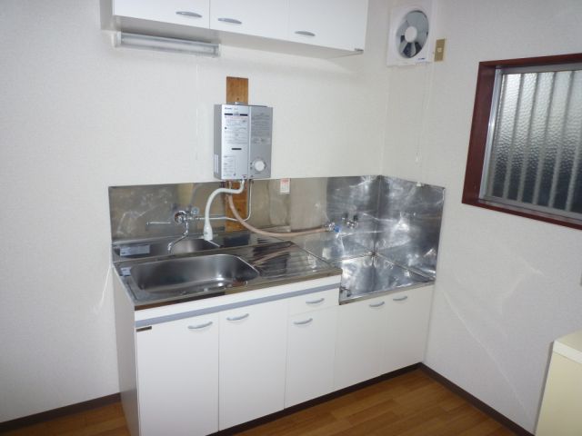 Kitchen. Gas stove correspondence! Kitchen with a window with natural light