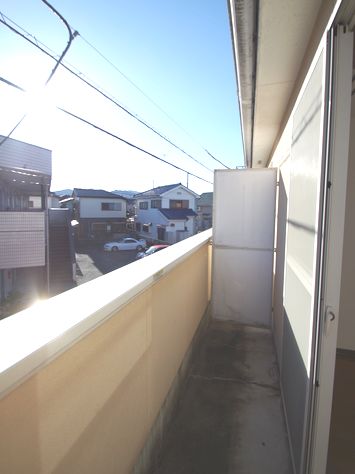 Balcony. Is also easy to dry south-facing Val balcony of laundry! 