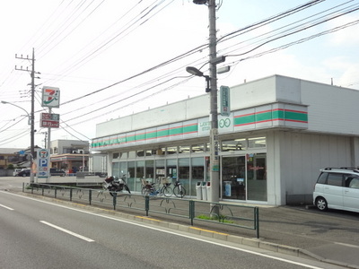 Convenience store. Lawson Store 100 1411m up (convenience store)