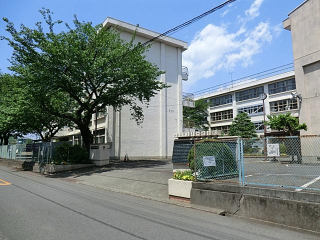 Junior high school. 933m to Hachioji Municipal first junior high school