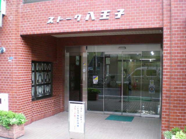 Entrance. Common areas