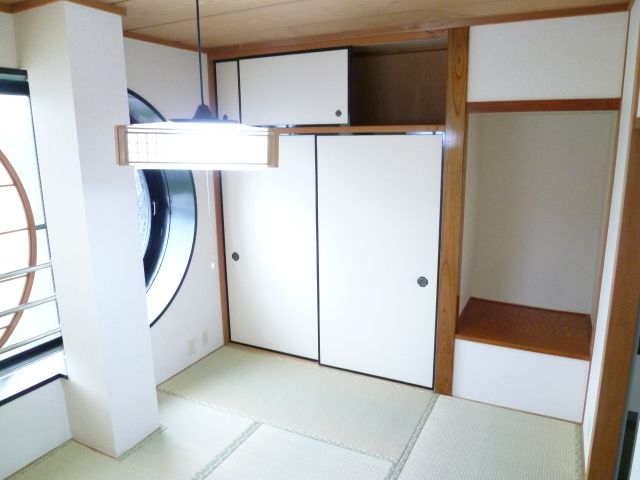 Living and room. Large windows in the Japanese-style room