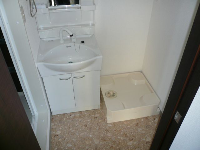 Washroom. Popular with shampoo dresser