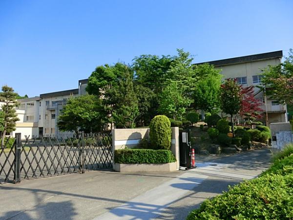 Junior high school. 1403m to Hachioji Tatsunaka Mountain Junior High School