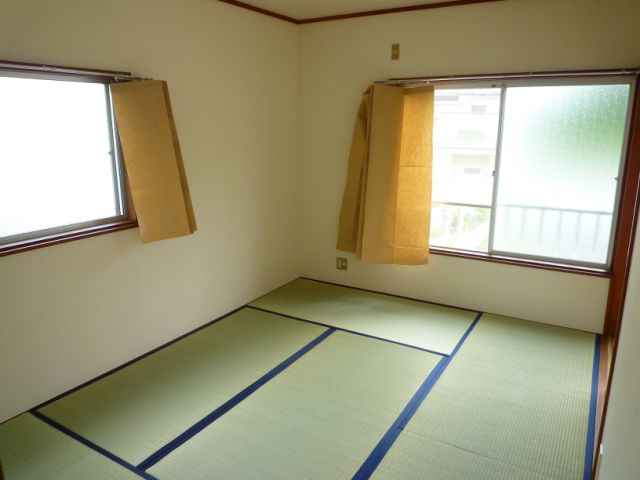 Living and room. Two-sided lighting Japanese-style room